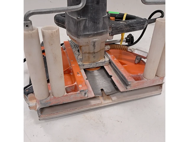 Muurzaagmachine 300mm 230v carat, w3011, bouwjaar 2016 - afbeelding 4 van  6