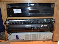 Muziekinstallatie bestaande uit: versterker psa3450, versterker sphynx spbos110, audiocontrol dap audio compact 8.1, fm tuner onkyo, dvd speler philips, 5 klankboxen jp systems - afbeelding 2 van  5