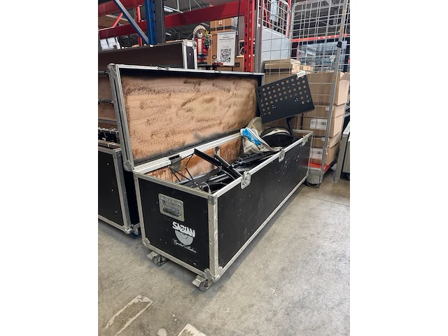 Muziekinstrumenten en toebehoren met flightcase - afbeelding 1 van  9