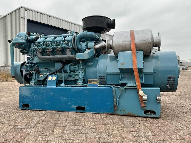 Mwm turbo diesel v8 stroomgenerator - afbeelding 12 van  17