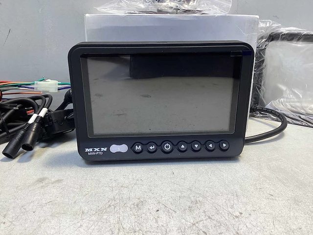 Mxn p7d 10-30v monitor 7” + monitor beugel + verlengkabel - afbeelding 2 van  6