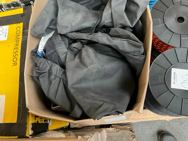 Mysterybox kleding - afbeelding 2 van  4