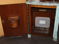 Naaikastje singer. afmeting 60 x 48 x 80 cm. - afbeelding 2 van  2