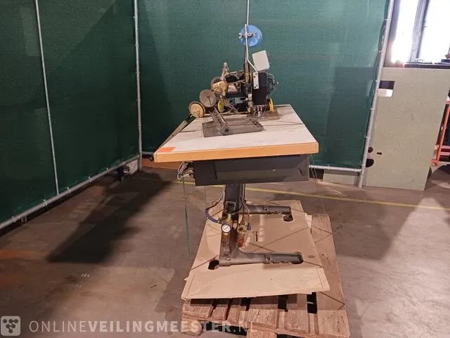Naaimachine met tafel pfaff, 387434(3811-2-03) - afbeelding 9 van  15