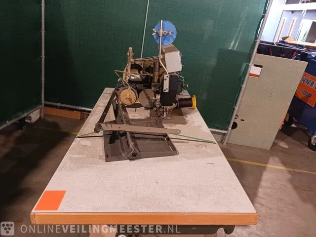 Naaimachine met tafel pfaff, 387434(3811-2-03) - afbeelding 11 van  15
