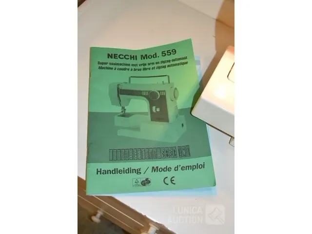 Naaimachine - afbeelding 2 van  6