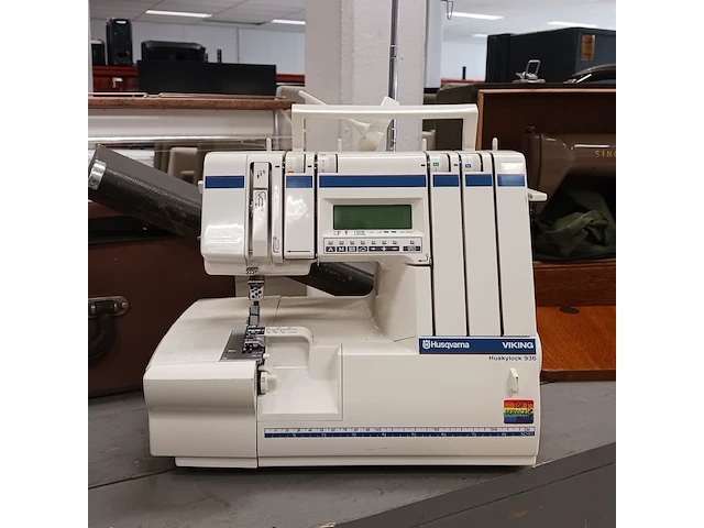 Naaimachine/lockmachine, o.a. singer, husqvarna en lifetec - afbeelding 10 van  22