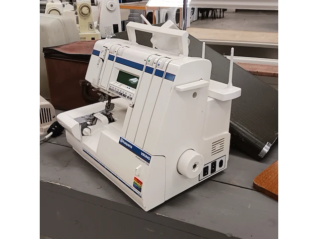 Naaimachine/lockmachine, o.a. singer, husqvarna en lifetec - afbeelding 12 van  22