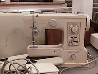 Naaimachine/lockmachine, o.a. singer, husqvarna en lifetec - afbeelding 13 van  22