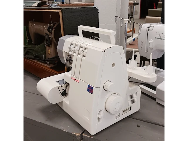 Naaimachine/lockmachine, o.a. singer, husqvarna en lifetec - afbeelding 4 van  22