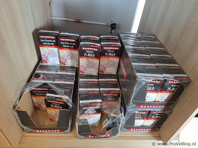 Naarmann vetarme halfvolle melk - 48 pakken á 1ltr - afbeelding 1 van  2