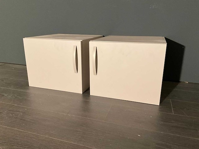 Nachtkastje - afbeelding 1 van  6