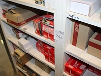 Nagels en nieten, voornamelijk senco, in diverse maten en uitvoeringen op 12 schappen. - afbeelding 4 van  4