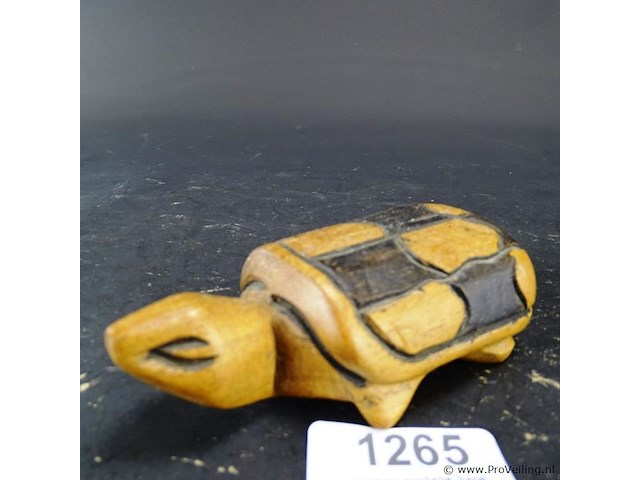 Naïef in hout gestoken schildpad - afbeelding 1 van  5