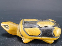 Naïef in hout gestoken schildpad - afbeelding 2 van  5