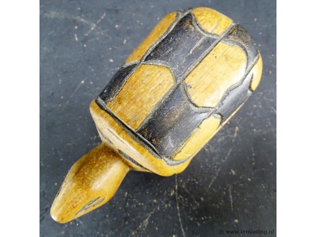 Naïef in hout gestoken schildpad - afbeelding 4 van  5