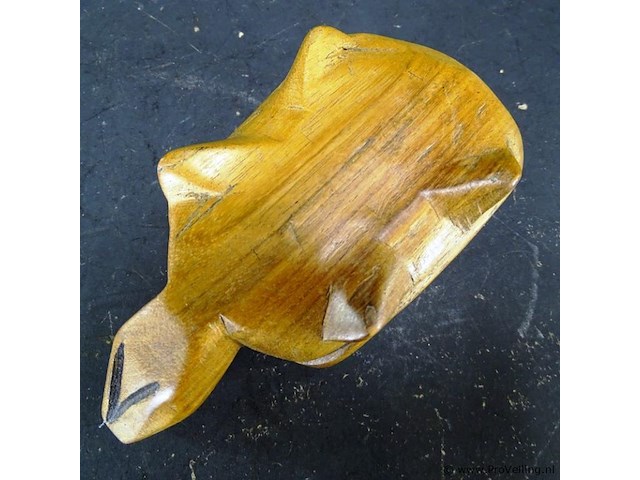 Naïef in hout gestoken schildpad - afbeelding 5 van  5