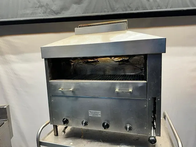 Naomi - shoarma- pita grill - afbeelding 1 van  4