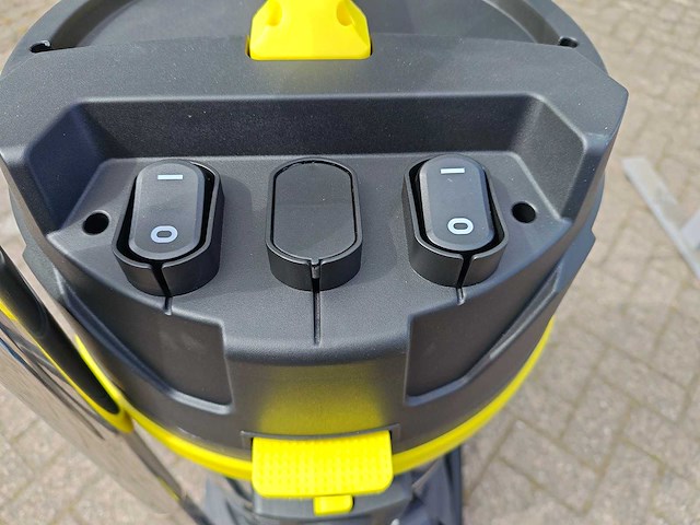 Nat en droogzuiger - 100 liter - afbeelding 9 van  15