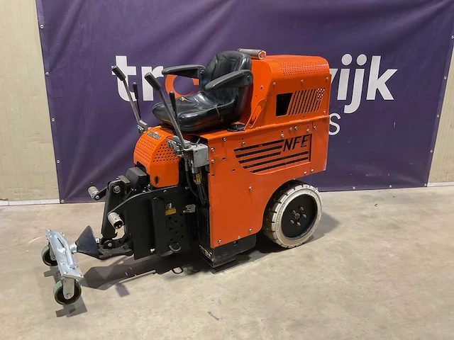 National flooring 5000dl ride on tapijtstripper op accu - afbeelding 1 van  6