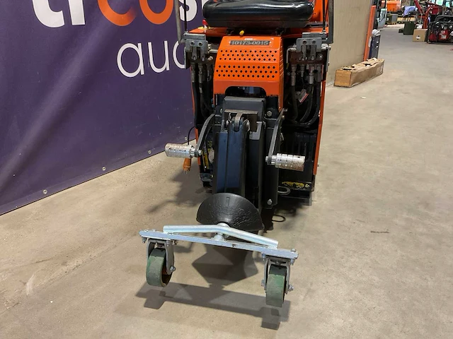 National flooring 5000dl ride on tapijtstripper op accu - afbeelding 3 van  6