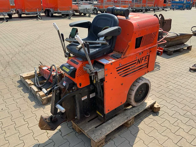 National flooring equipment 5700 bol opzit accu tapijt / vloerstripper - afbeelding 2 van  7