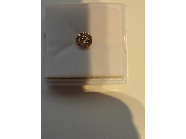 Natuurlijk diamant 1.63 karaat , fancy light yellowish brown - afbeelding 5 van  5