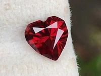 Natuurlijk granaat - 1.85ct, rood - afbeelding 1 van  2