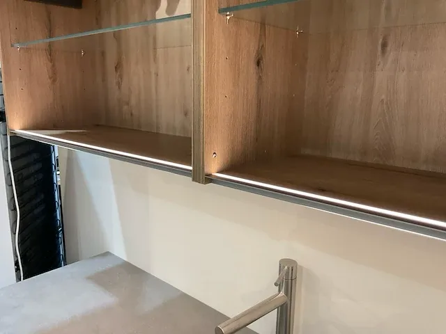 Natuurlijk keukenopstelling met apparatenwand - afbeelding 4 van  30