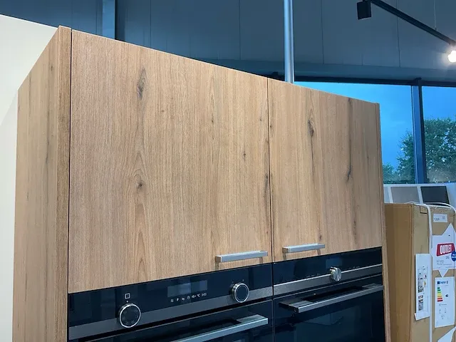 Natuurlijk keukenopstelling met apparatenwand - afbeelding 13 van  30