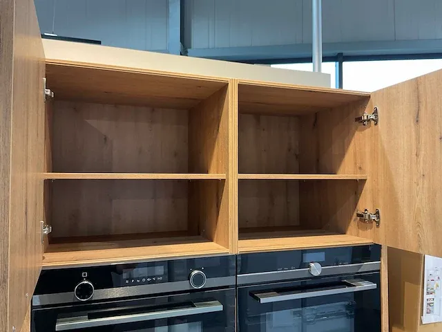 Natuurlijk keukenopstelling met apparatenwand - afbeelding 14 van  30