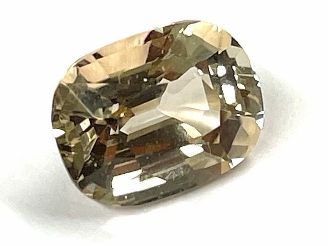 Natuurlijke edelsteen - 1.99 carat zeldzame edelsteen (gecertificeerd) - afbeelding 1 van  4