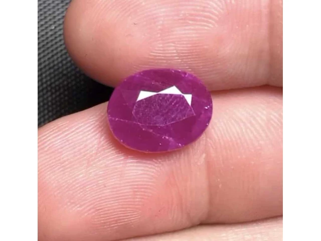 Natuurlijke neon ruby - 5.02ct, rood - afbeelding 1 van  2