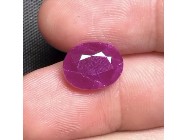 Natuurlijke neon ruby - 5.02ct, rood - afbeelding 2 van  2