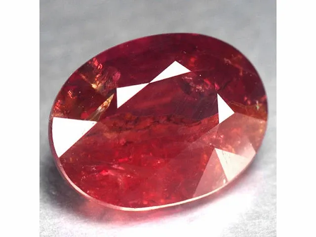 Natuurlijke onverwarmde padparadscha saffier (oranje) 3.66 karaat - afbeelding 2 van  5