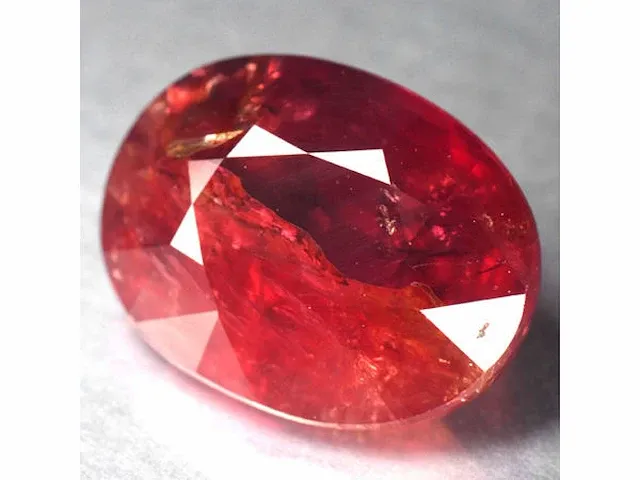 Natuurlijke onverwarmde padparadscha saffier (oranje) 3.66 karaat - afbeelding 3 van  5