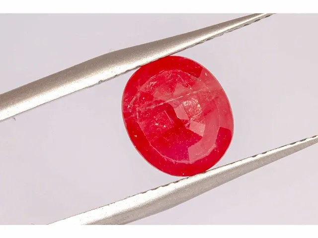 Natuurlijke padparadscha saffier (diep roodachtig oranje) 2,68 karaat - afbeelding 4 van  8