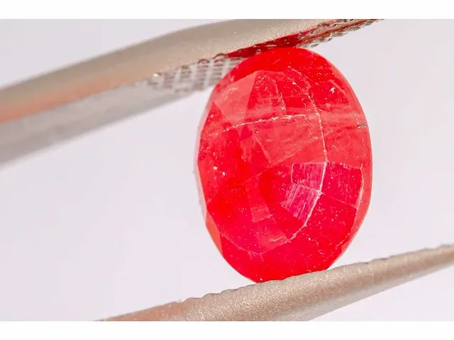 Natuurlijke padparadscha saffier (diep roodachtig oranje) 2,68 karaat - afbeelding 5 van  8