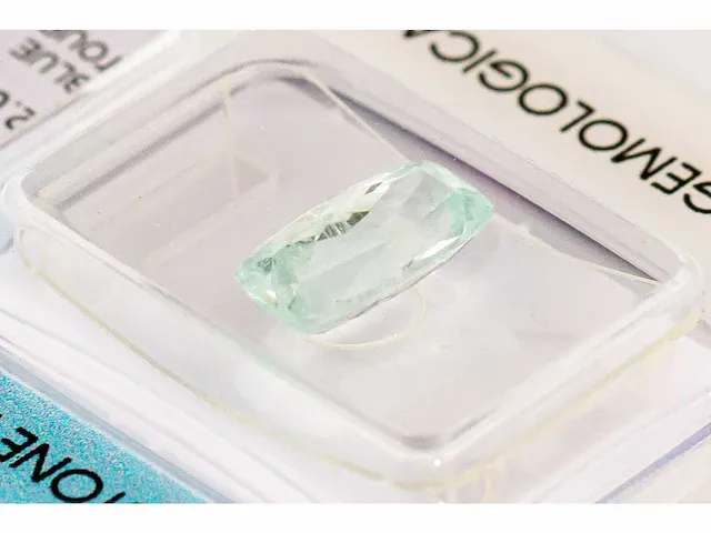Natuurlijke paraiba toermalijn (licht groenblauw) 2.00 karaat - afbeelding 4 van  5