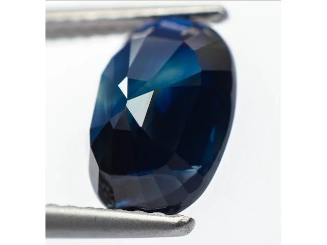 Natuurlijke saffier - 2.55ct, deep blue (koningsblauw) - afbeelding 3 van  6