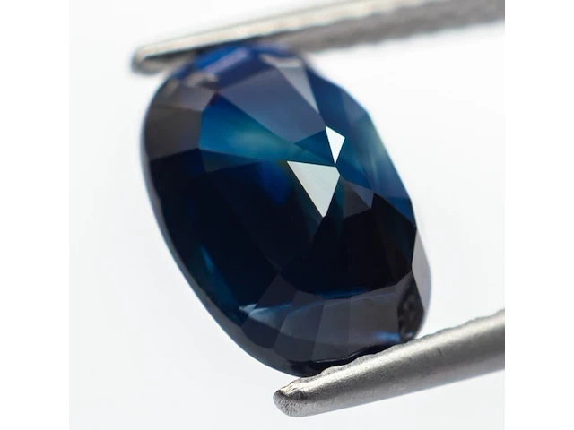 Natuurlijke saffier - 2.55ct, deep blue (koningsblauw) - afbeelding 4 van  6