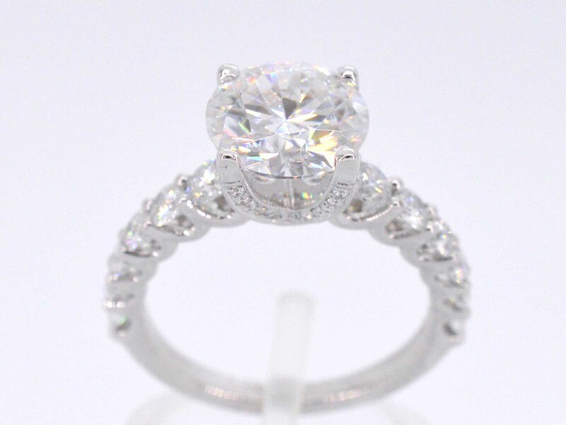 Natuurlijke sieraden en diamanten veiling