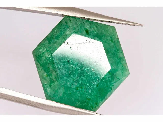 Natuurlijke smaragd (groen) 13,93 karaat - afbeelding 1 van  7