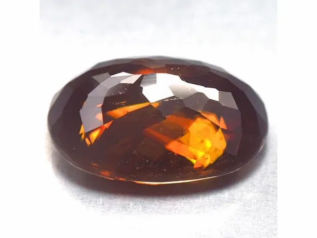 Natuurlijke sphene (oranjebruin) 3.04 karaat - afbeelding 4 van  5