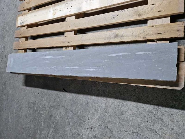 Natuursteen afdek tegels (33stuks) - afbeelding 1 van  2