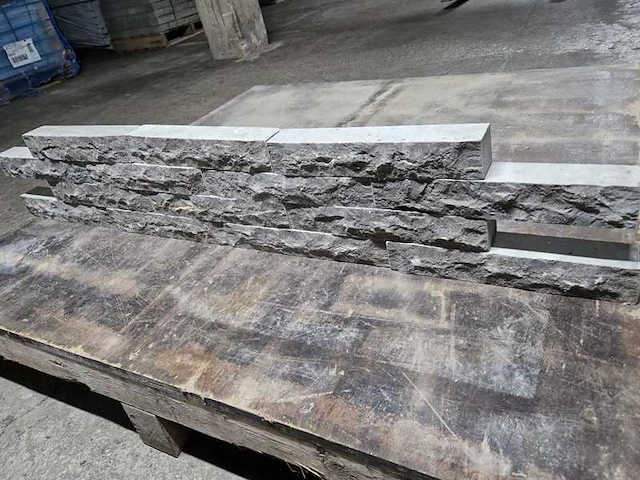 Natuursteen muurblokken (ca. 430 stuks) - afbeelding 1 van  3