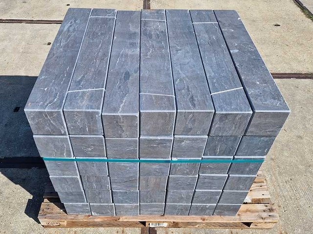 Natuursteen muurblokken (ca. 48 stuks) - afbeelding 2 van  3