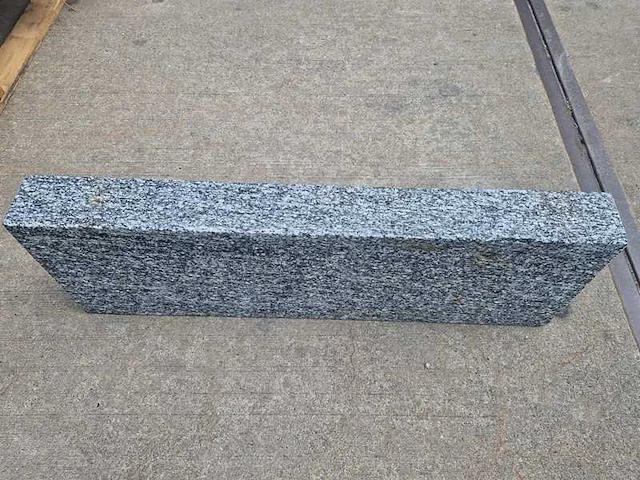 Natuursteen palisade (ca. 24stuks) - afbeelding 2 van  2