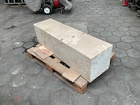 Natuursteen sokkel uit louvre - afbeelding 4 van  5