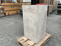 Natuursteen sokkel uit louvre - afbeelding 2 van  5